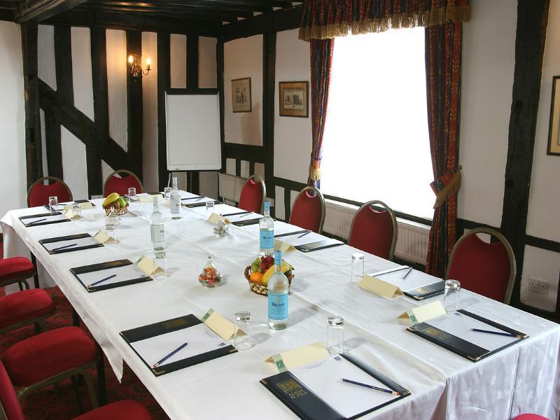 Brook Red Lion Hotel Colchester Bagian luar foto